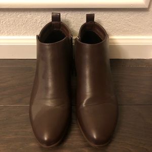 Brand New Refresh Women’s Brown Leather Booties